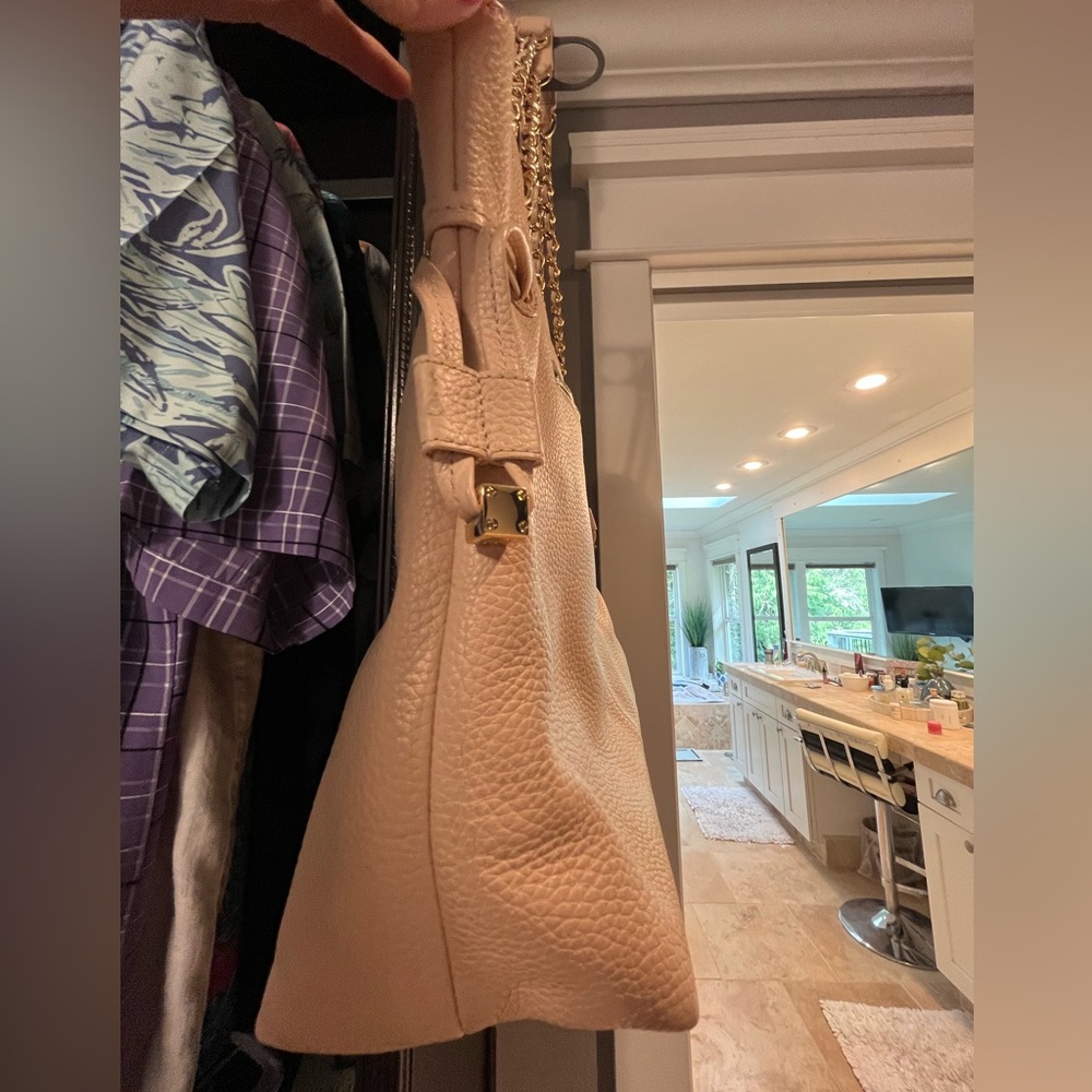 Tory Burch Light Blush Pebbled Leather Shoulder Tote with Gold Chain Handles - Picture 10 of 16